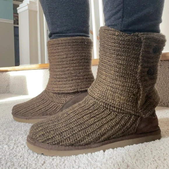 Brown Knit UGGs Women’s size 8 - Picture 1 of 16
